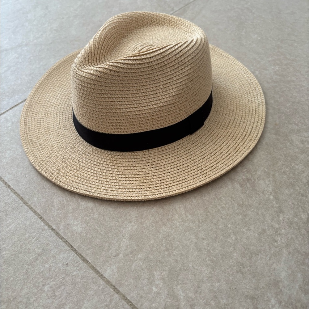 Stylish Beige Fedora with Black Band